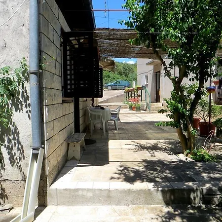 Bruno Stari Grad (Hvar)
